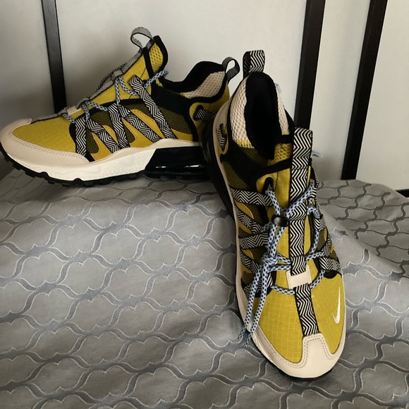 NWOB, NIKE AIRMAX 270 men’s athletic shoe - Picture 4 of 6